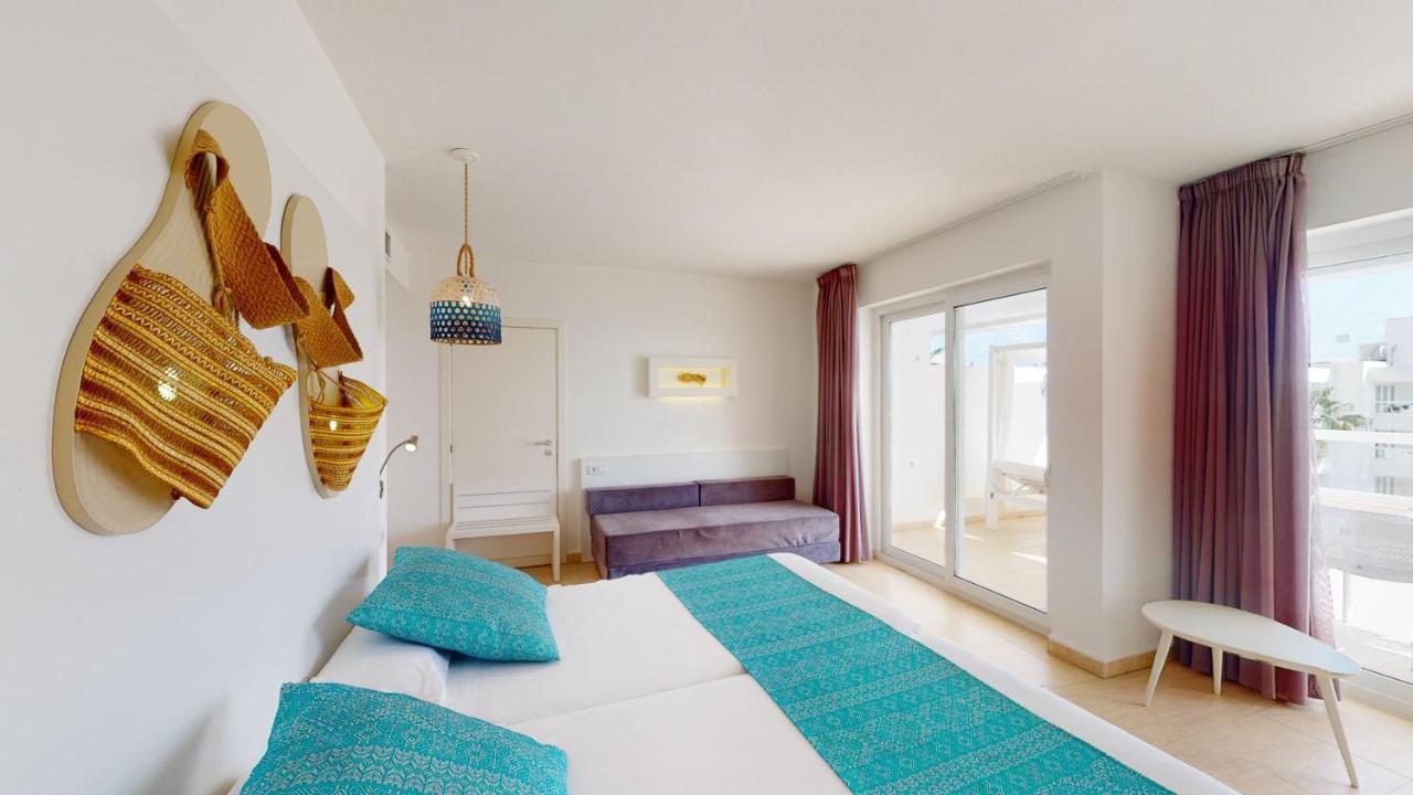 Aparthotel Tropic Garden Santa Eularia des Riu Esterno foto