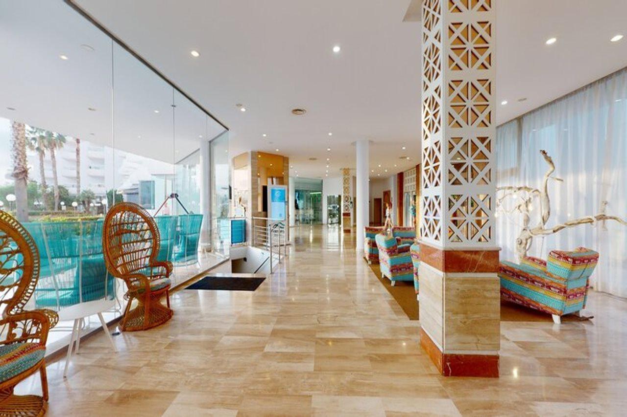 Aparthotel Tropic Garden Santa Eularia des Riu Esterno foto