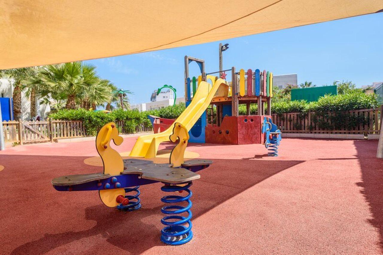 Aparthotel Tropic Garden Santa Eularia des Riu Esterno foto
