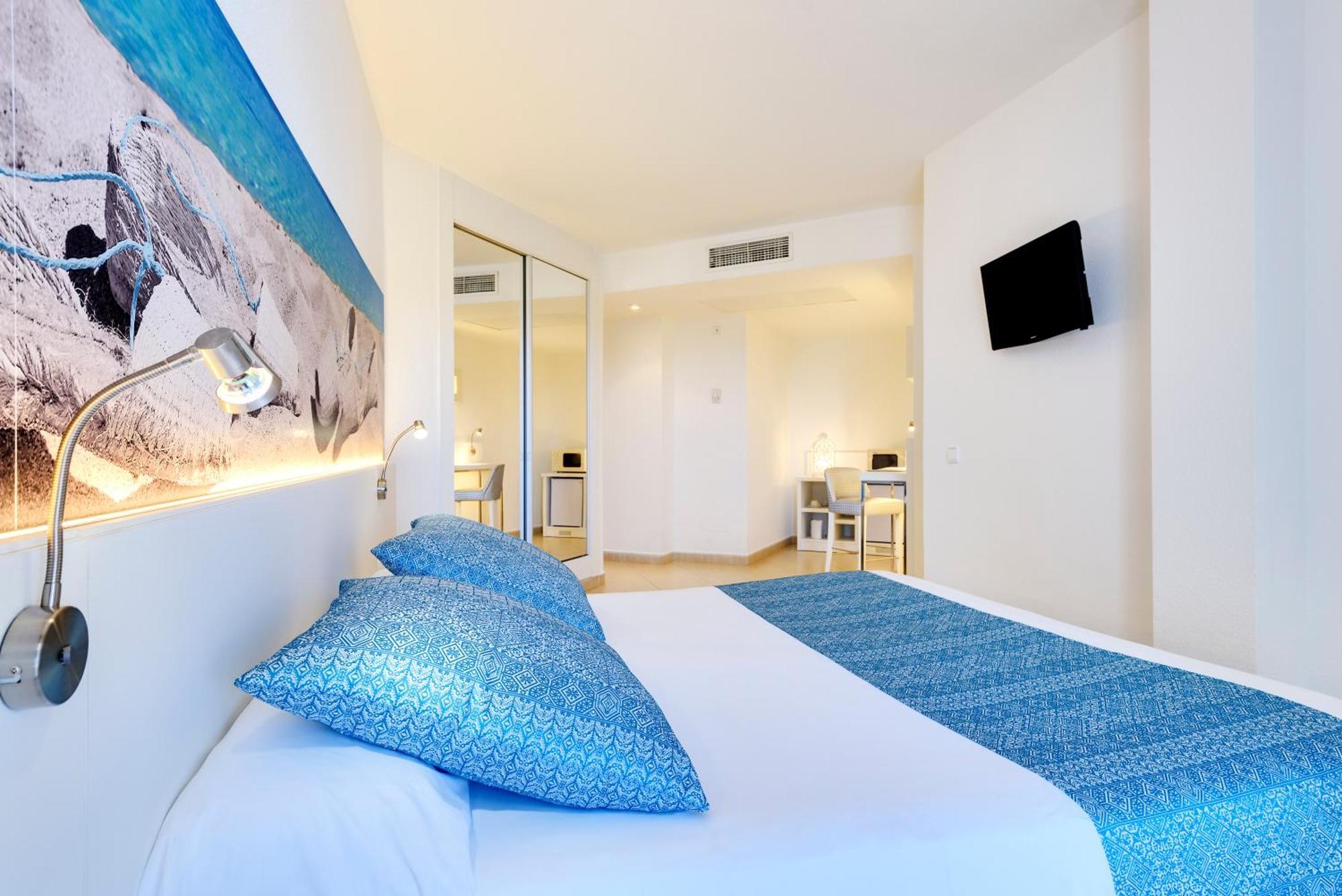 Aparthotel Tropic Garden Santa Eularia des Riu Esterno foto